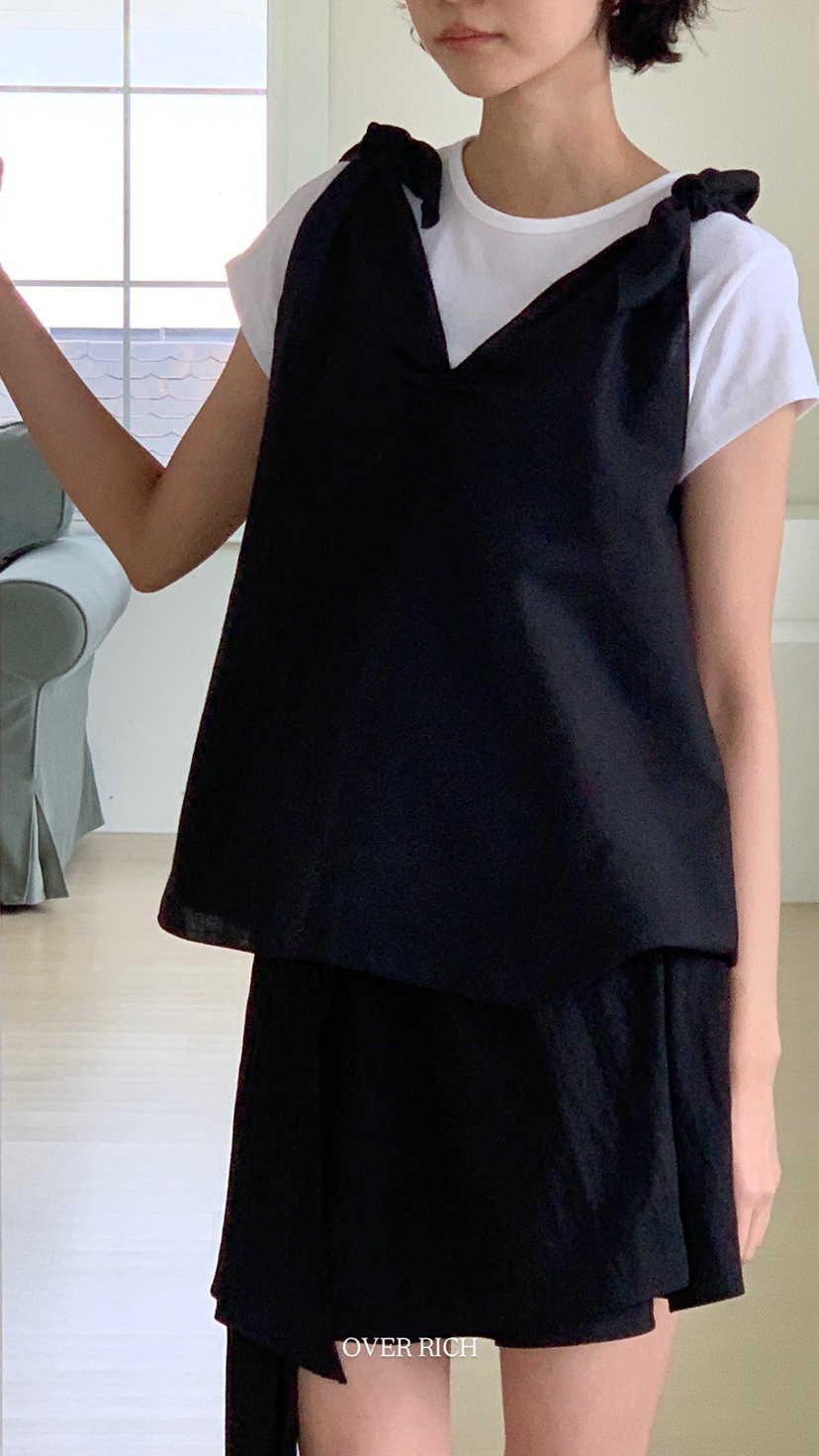 OVER RICH韓國直郵㊣東大門實拍女裝新款推薦人氣吊帶背心OVER RICH吊帶/背心
