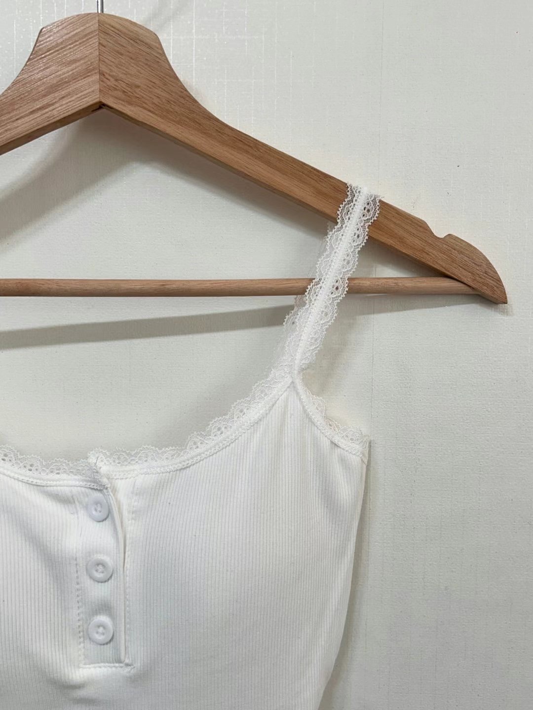 BLACK PIG東大門實拍女裝新品真品25春夏吊帶背心蕾絲紐扣VIVIAN_LEE吊帶/背心