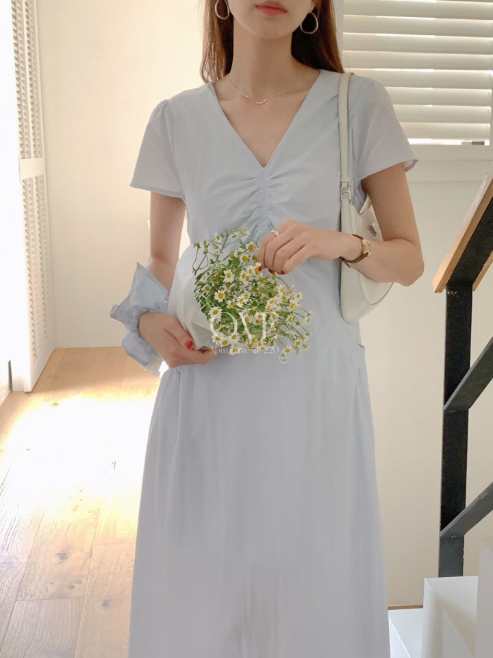 OVE韓國代購女士新品25春夏人氣休閑熱賣時尚職業推薦連衣裙OVE連衣裙