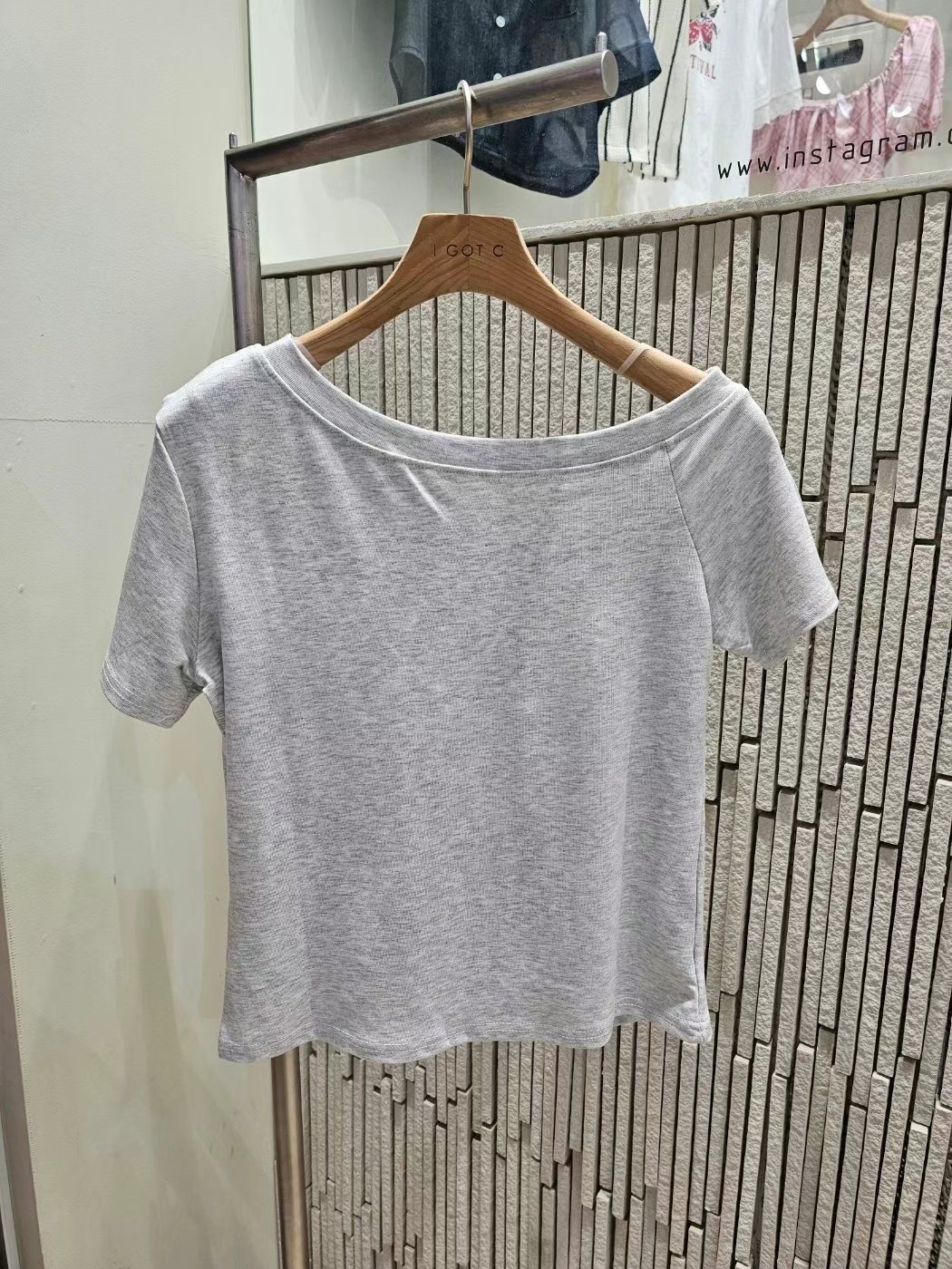 IGOTC-아가씨-T東大門直郵女裝新品25春夏時尚職業真品T恤IGOTC-아가씨-TT恤圖色2