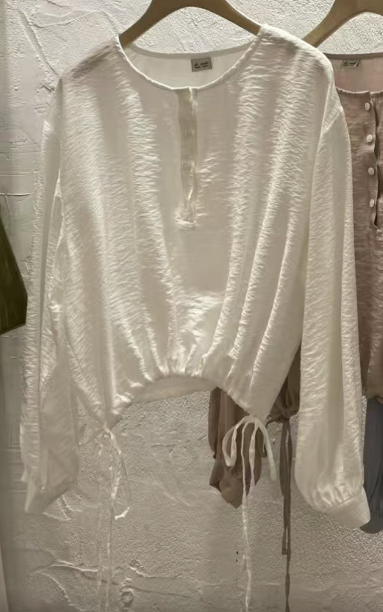 DE ONDO東大門直郵女裝新品真品25春夏職業熱賣襯衫蕾絲衫DE ONDO襯衫/蕾絲衫圖色1