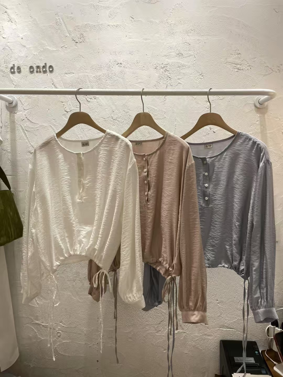 DE ONDO東大門直郵女裝新品真品25春夏職業熱賣襯衫蕾絲衫DE ONDO襯衫/蕾絲衫圖色2左二色