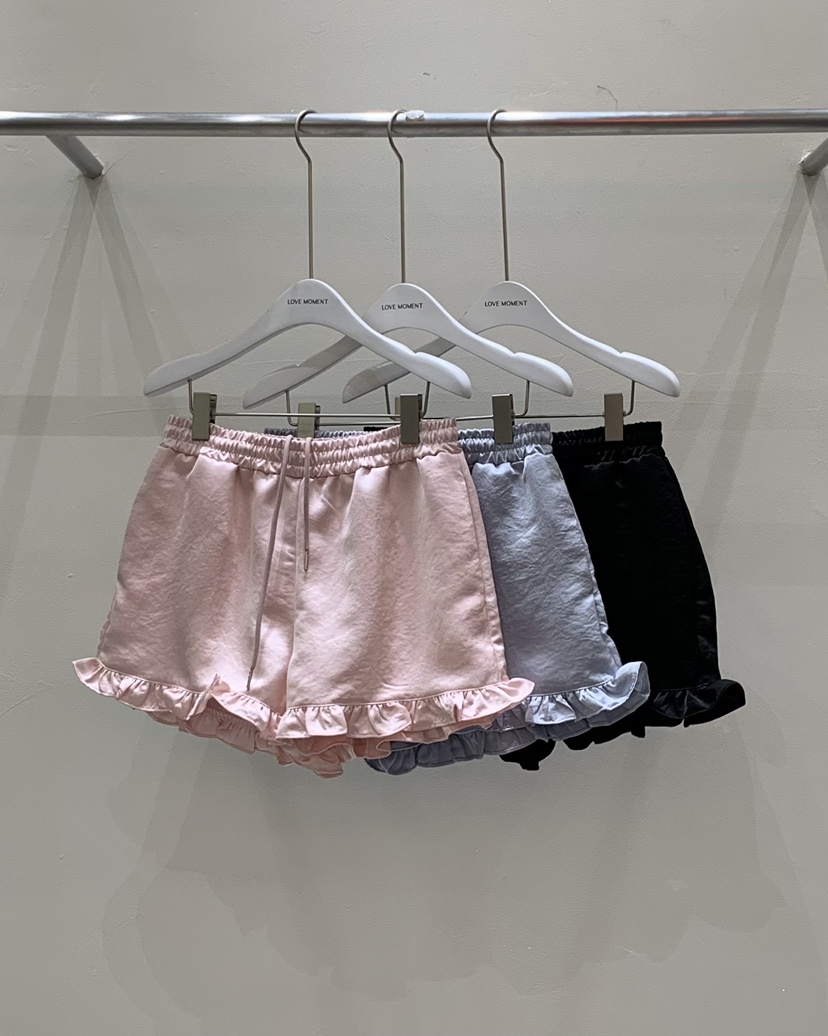 LOVE MOMENT東大門代購女裝新品熱賣休閑真品短褲荷葉邊緞面LOVE MOMENT短褲