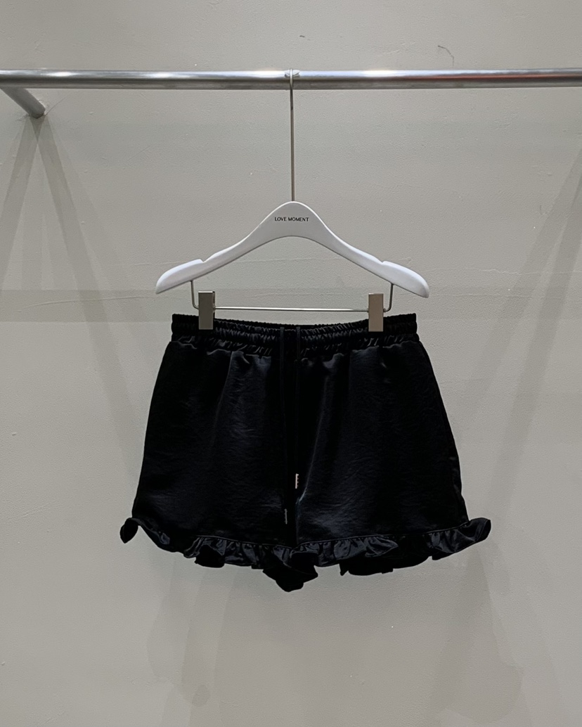 LOVE MOMENT東大門代購女裝新品熱賣休閑真品短褲荷葉邊緞面LOVE MOMENT短褲圖色3