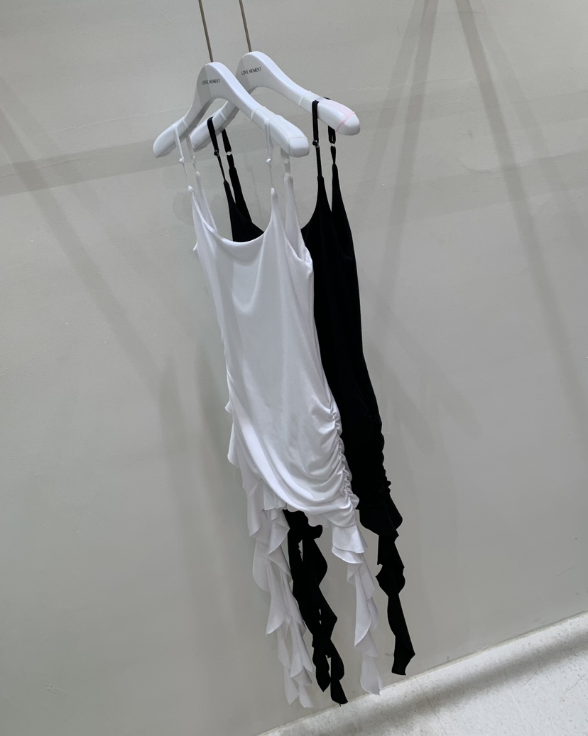 LOVE MOMENT韓國代購女裝新品人氣職業推薦熱賣真品吊帶背心LOVE MOMENT吊帶/背心