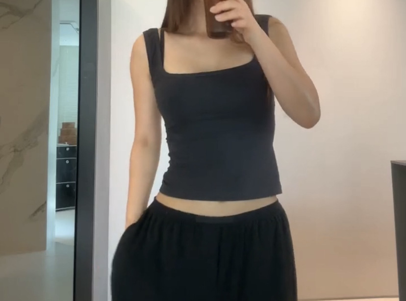 AWESOME-L韓國直郵㊣東大門實拍女裝新款時尚人氣吊帶背心AWESOME-L吊帶/背心圖色2