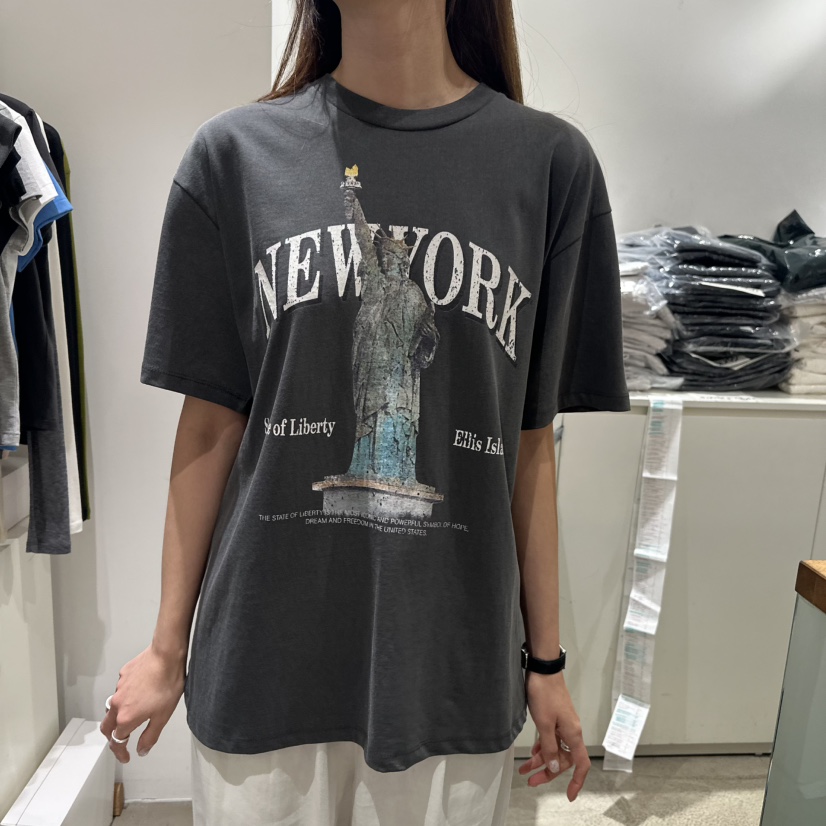 HELVETICA韓國直郵㊣東大門實拍女裝新款推薦時尚休閑人氣T恤HELVETICAT恤圖色2