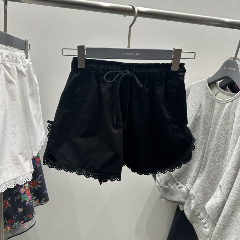 TARABY MOTION韓國直郵㊣東大門實拍女裝新品熱賣短褲蕾絲TARABY MOTION短褲圖色2