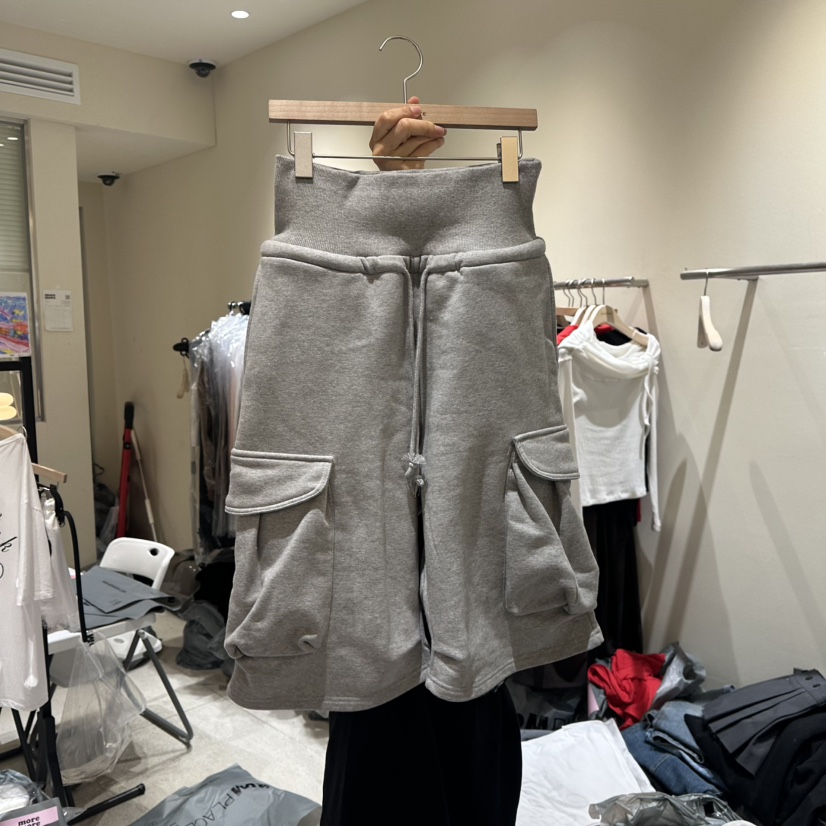 MOREMORE韓國直郵㊣女裝新品推薦時尚熱賣休閑人氣短褲口袋more more短褲圖色2