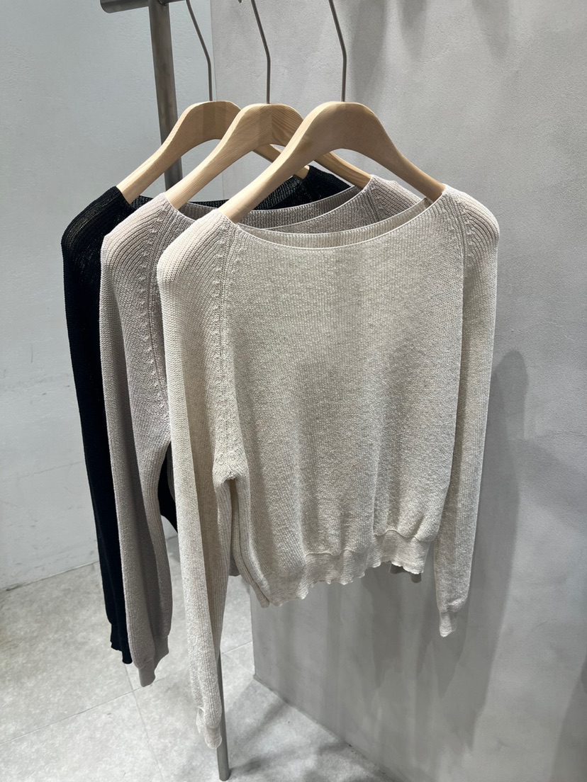 EVERCOMMERCE METICULOUSLY DESIGNED韓國㊣直郵東大門代購女裝新品熱賣針織衫EVERCOMMERCE METICULOUSLY DESIGNED針織衫