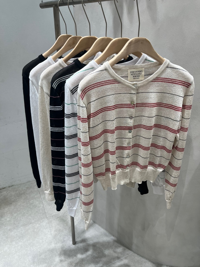 EVERCOMMERCE METICULOUSLY DESIGNED韓國直郵㊣東大門實拍女裝新品人氣針織衫開衫EVERCOMMERCE METICULOUSLY DESIGNED針織衫