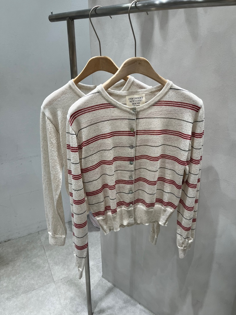 EVERCOMMERCE METICULOUSLY DESIGNED韓國直郵㊣東大門實拍女裝新品人氣針織衫開衫EVERCOMMERCE METICULOUSLY DESIGNED針織衫