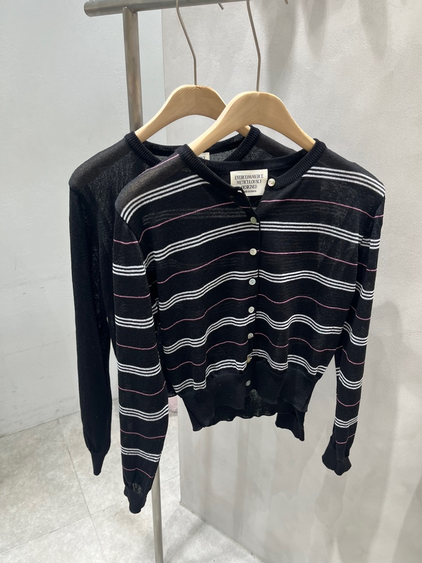 EVERCOMMERCE METICULOUSLY DESIGNED韓國直郵㊣東大門實拍女裝新品人氣針織衫開衫EVERCOMMERCE METICULOUSLY DESIGNED針織衫