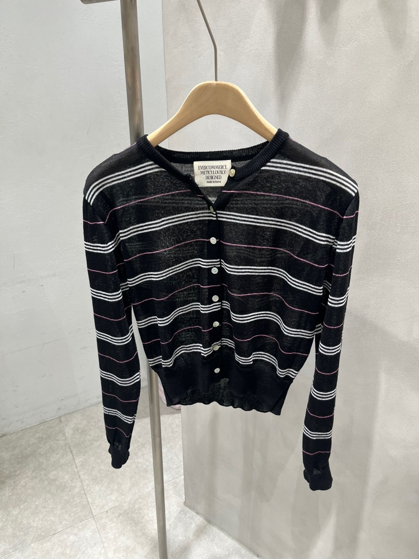 EVERCOMMERCE METICULOUSLY DESIGNED韓國直郵㊣東大門實拍女裝新品人氣針織衫開衫EVERCOMMERCE METICULOUSLY DESIGNED針織衫圖色1