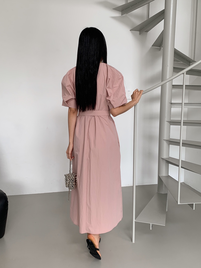 GOYOU東大門實拍女士新款人氣職業真品25春夏時尚連衣裙含腰帶de goyou連衣裙