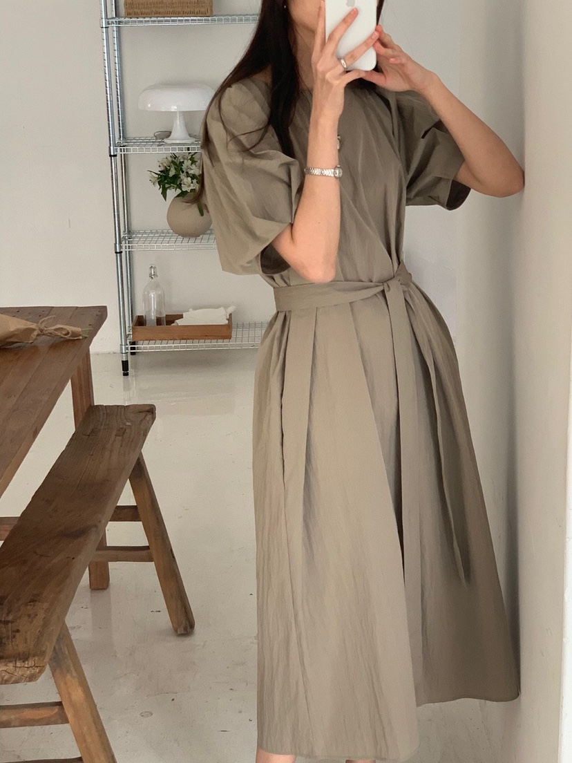 GOYOU東大門實拍女士新款人氣職業真品25春夏時尚連衣裙含腰帶de goyou連衣裙