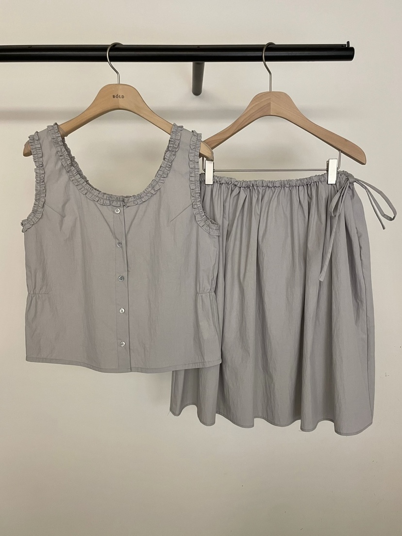 BOLD-A韓國直郵㊣東大門實拍女裝新品熱賣半身裙中短裙荷葉邊尼龍RE BOLD半身裙/中短裙