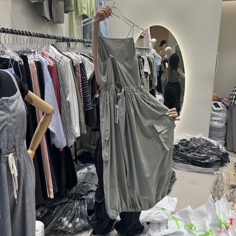 AT THE END韓國直郵㊣東大門實拍女裝新品熱賣人氣連衣裙AT THE END連衣裙