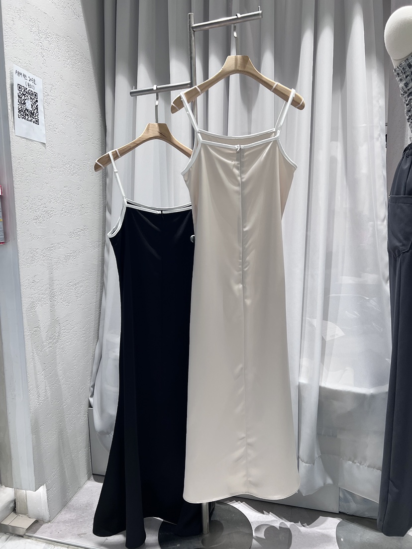CLOTH韓國直郵㊣東大門實拍女裝新款熱賣推薦人氣連衣裙緞面CLOTH連衣裙