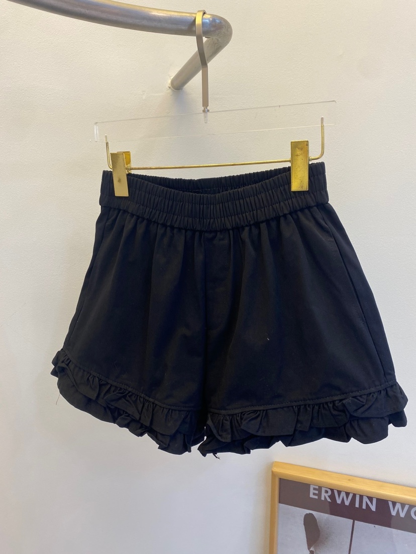 BLACK BIJOU韓國㊣直郵東大門代購女裝新品人氣短褲荷葉邊BLACK BIJOU短褲圖色2