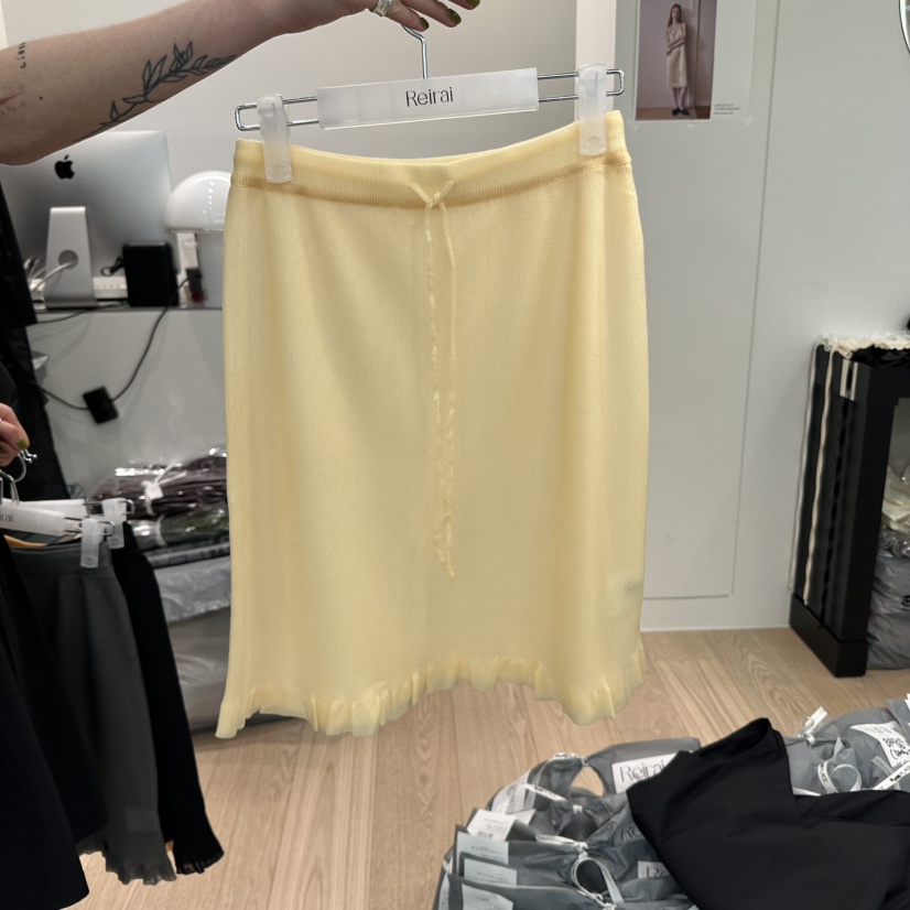 REIRAI韓國直郵㊣女裝新品休閑推薦熱賣人氣25春夏短裙荷葉邊Reirai短裙圖色2