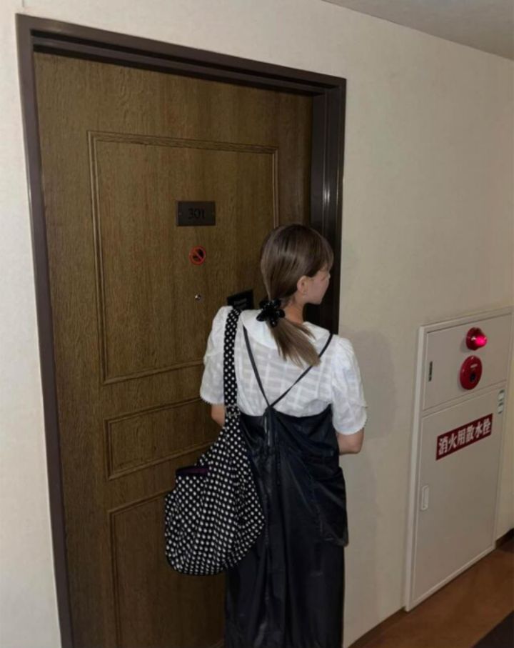LIVE FOREVER東大門實拍女士新品休閑人氣時尚熱賣真品連衣裙LIVE FOR_EVER連衣裙