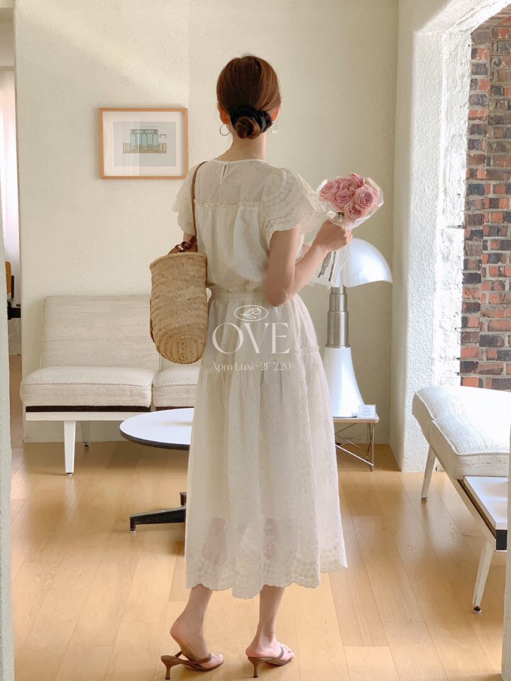OVE韓國直郵女裝新款真品推薦熱賣職業25春夏休閑連衣裙刺繡OVE連衣裙