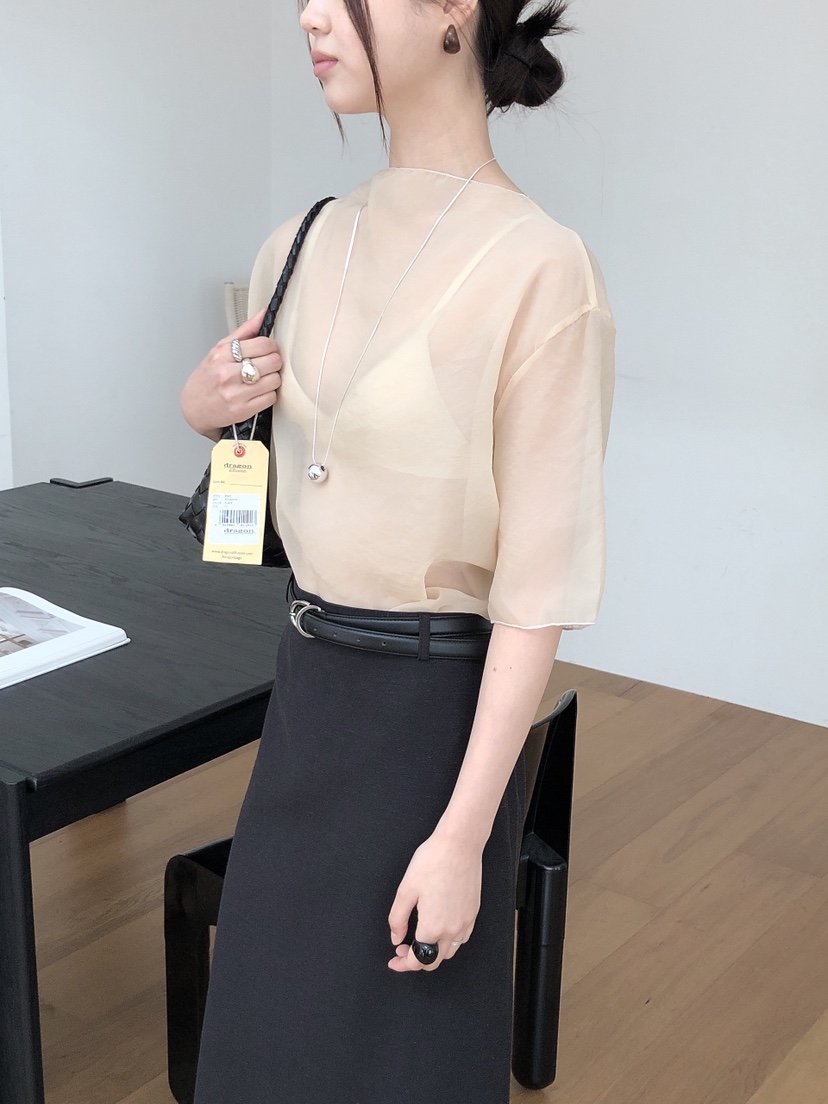 LE BUTTER東大門直郵女士新款人氣襯衫蕾絲衫不含內搭透明LE BUTTER襯衫/蕾絲衫