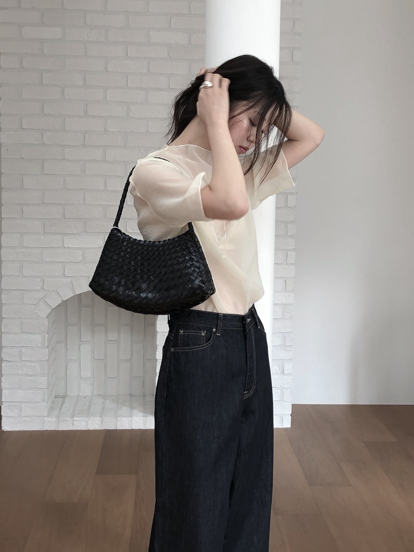LE BUTTER東大門直郵女士新款人氣襯衫蕾絲衫不含內搭透明LE BUTTER襯衫/蕾絲衫