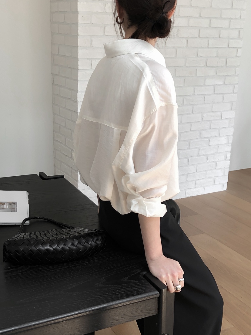 LE BUTTER韓國代購女士新品25春夏時尚襯衫蕾絲衫口袋天絲LE BUTTER襯衫/蕾絲衫