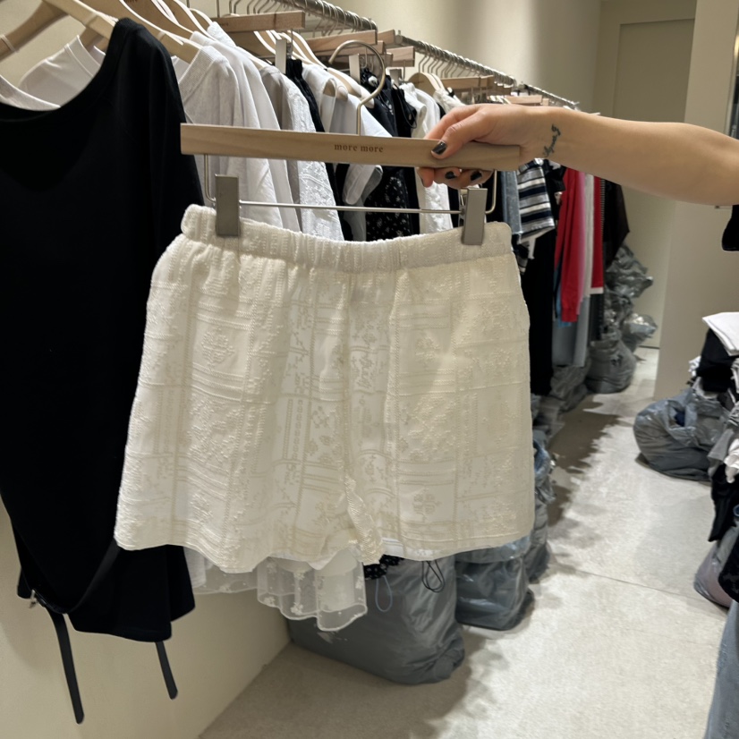MOREMORE東大門直郵女裝新品真品熱賣推薦時尚人氣25春夏短褲more more短褲