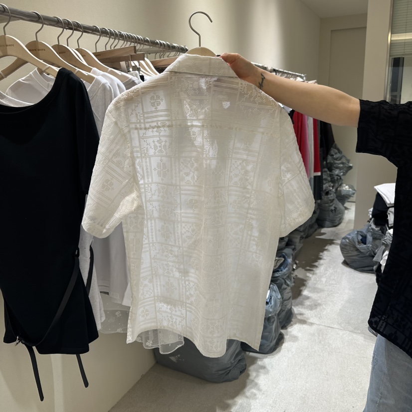 MOREMORE韓國代購女士新款推薦25春夏真品人氣職業襯衫蕾絲衫more more襯衫/蕾絲衫