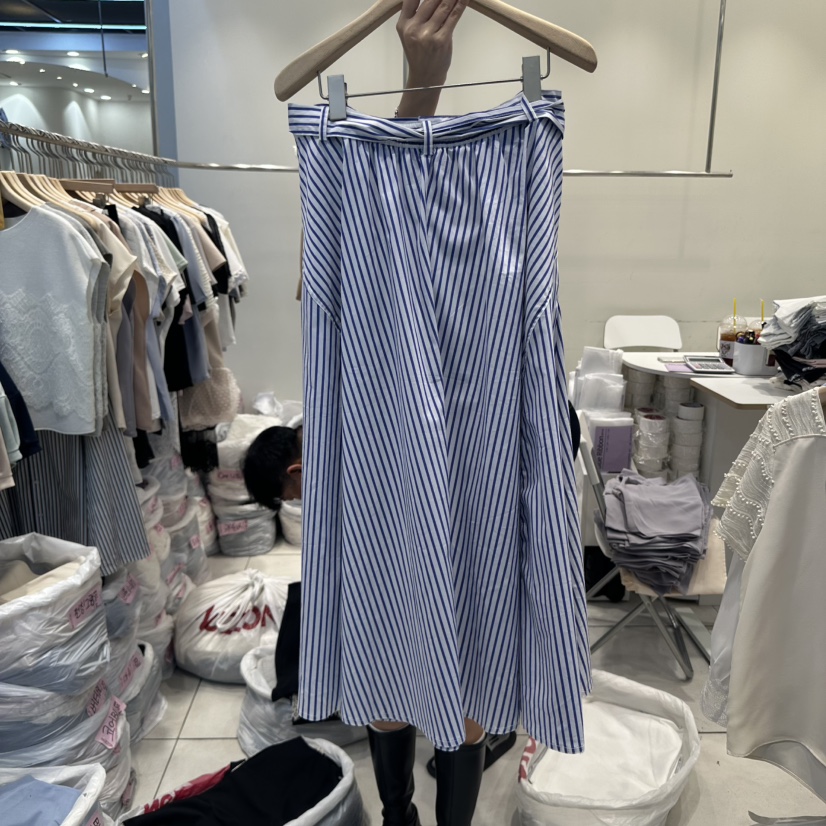 BLUE RIBBON東大門直郵女士新款25春夏時尚長裙含腰帶條紋BLUE RIBBON長裙