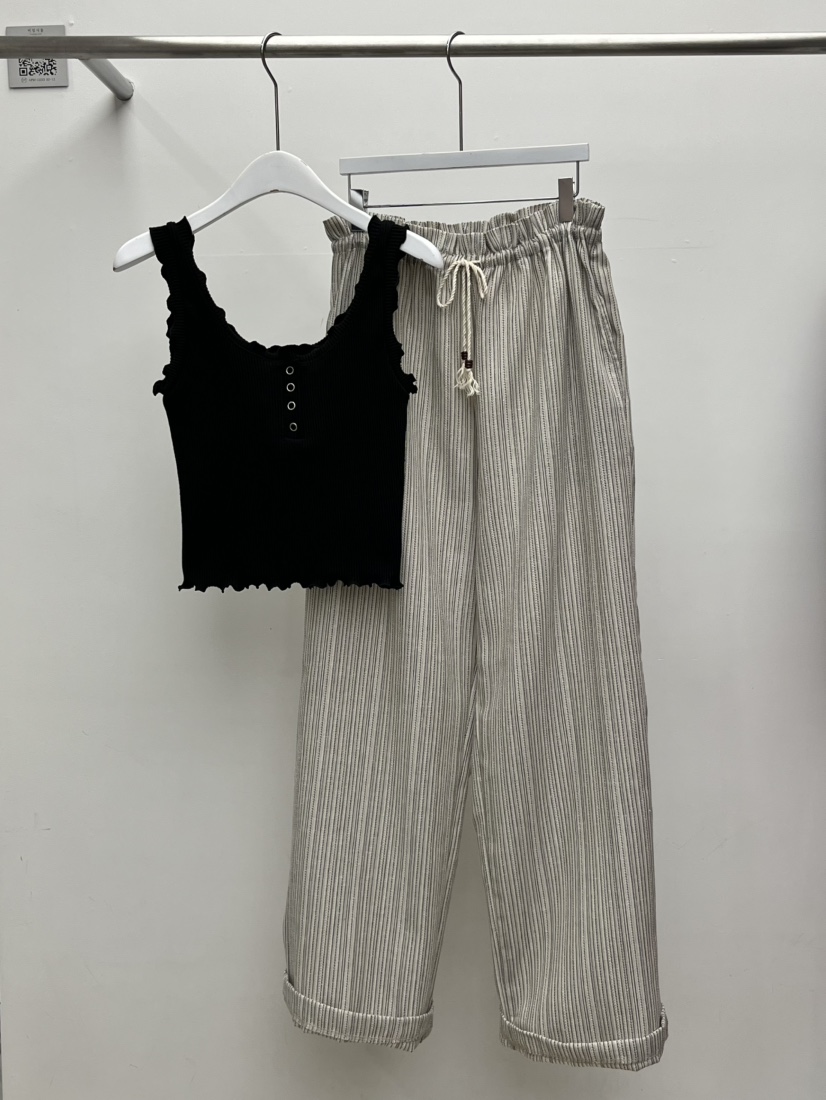 BEAMING SEOUL韓國直郵㊣東大門實拍女裝新款推薦吊帶背心BEAMING SEOUL吊帶/背心