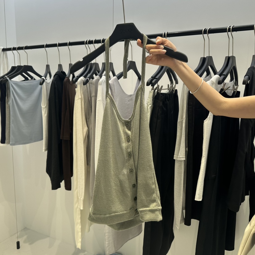 OSOO韓國㊣直郵東大門代購女裝新品熱賣休閑時尚推薦吊帶背心OSOO吊帶/背心圖色2