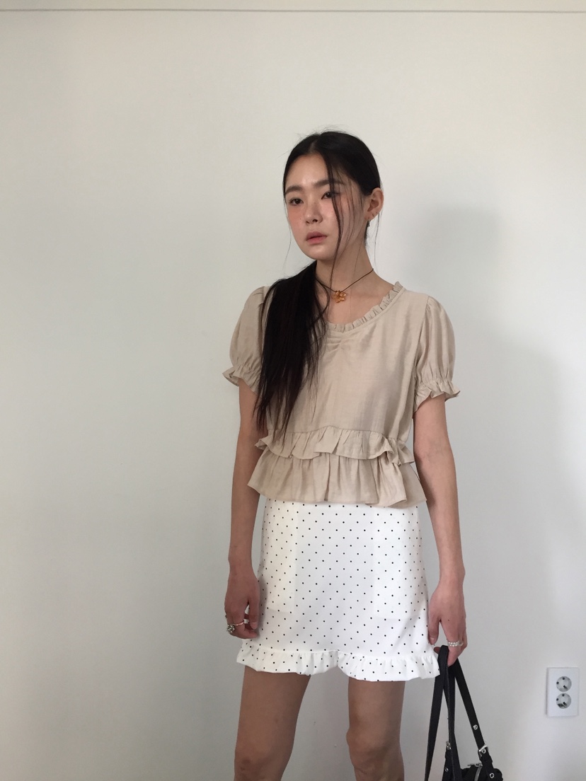 I I韓國直郵㊣東大門實拍女裝新款熱賣時尚休閑短裙荷葉邊ITSSONG短裙