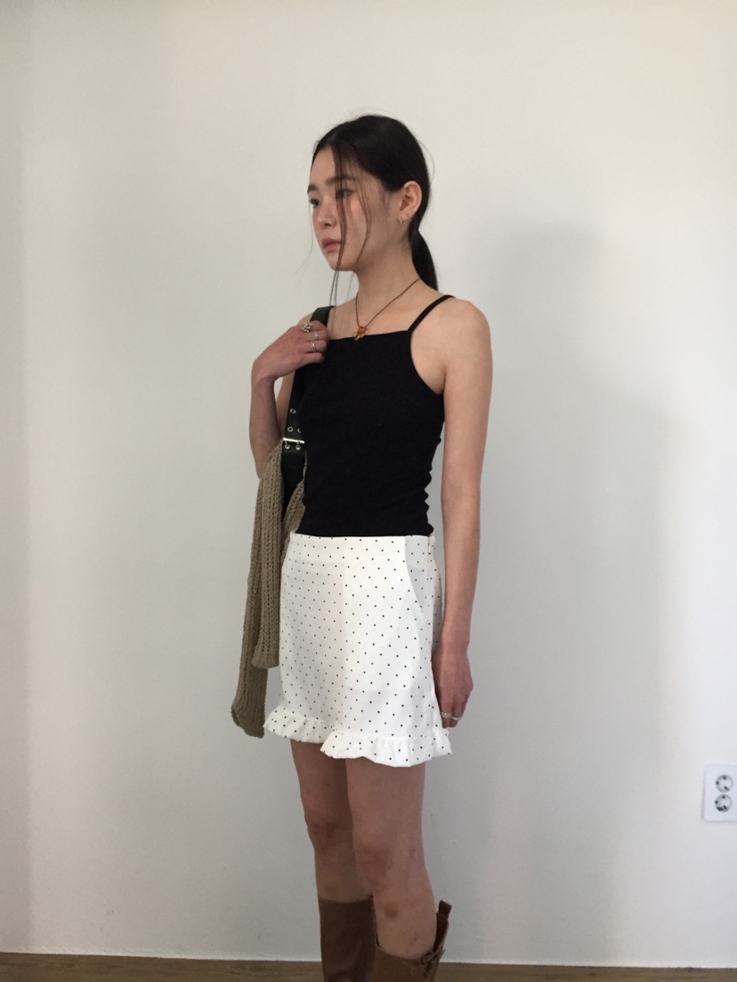 I I韓國直郵㊣東大門實拍女裝新款熱賣時尚休閑短裙荷葉邊ITSSONG短裙