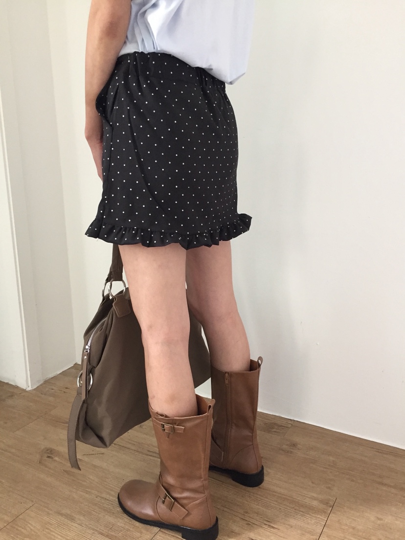 I I韓國直郵㊣東大門實拍女裝新款熱賣時尚休閑短裙荷葉邊ITSSONG短裙