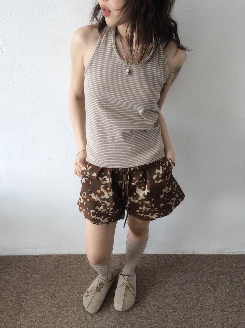 I I韓國直郵㊣東大門實拍女裝新款推薦人氣短褲荷葉邊迷彩ITSSONG短褲