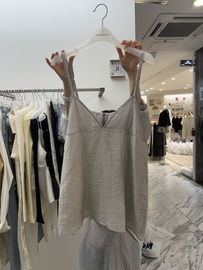 LONDON FLAT韓國直郵㊣女裝新款推薦休閑時尚熱賣吊帶背心LONDON FLAT吊帶/背心圖色2