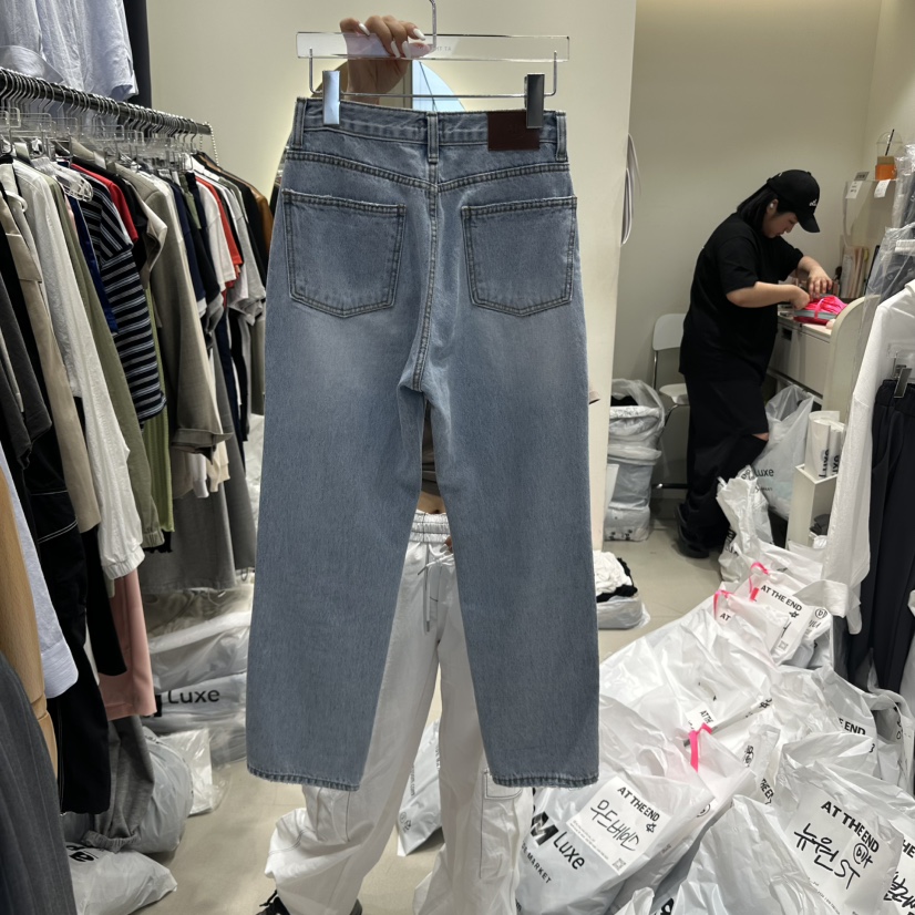 AT THE END韓國直郵㊣女裝新品熱賣人氣時尚休閑推薦牛仔褲AT THE END牛仔褲