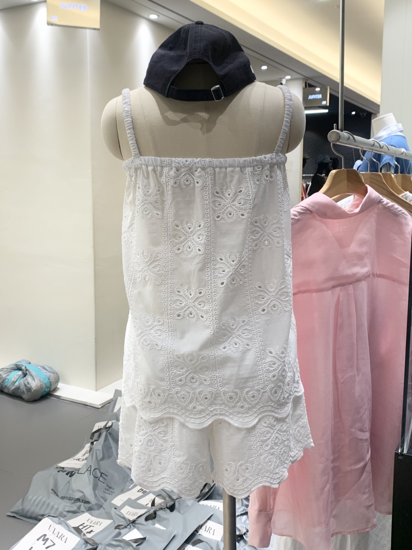 VAARA韓國㊣直郵東大門代購女裝新品時尚25春夏吊帶背心刺繡VAARA吊帶/背心