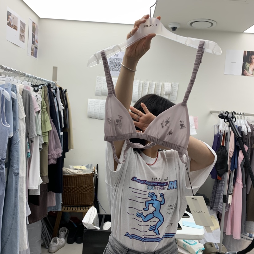 SOLD OUT韓國直郵㊣東大門實拍女裝新品時尚吊帶背心不含內搭刺繡SOLD OUT吊帶/背心圖色3