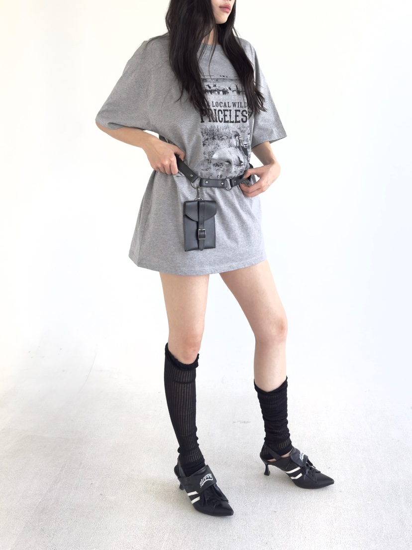 NOV7韓國直郵㊣女裝新品推薦休閑熱賣時尚25春夏人氣T恤the ebony eyes/NOV7T恤
