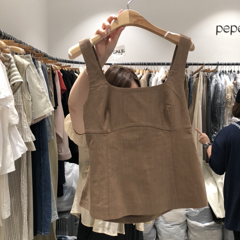 ALMOND PEPE韓國直郵㊣東大門實拍女裝新品人氣熱賣吊帶背心ALMOND PEPE吊帶/背心圖色2