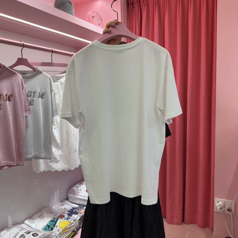 LOVE PINK韓國直郵㊣東大門實拍女裝新品推薦時尚熱賣人氣T恤LOVE PINKT恤