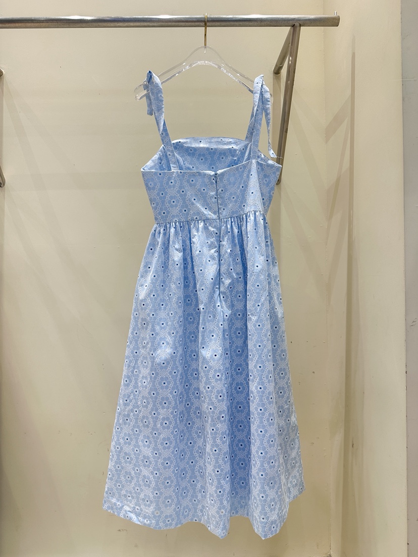 81 MARKET-L韓國直郵㊣東大門實拍女裝新品熱賣時尚連衣裙81 MARKET-L連衣裙