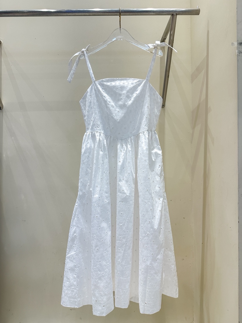 81 MARKET-L韓國直郵㊣東大門實拍女裝新品熱賣時尚連衣裙81 MARKET-L連衣裙