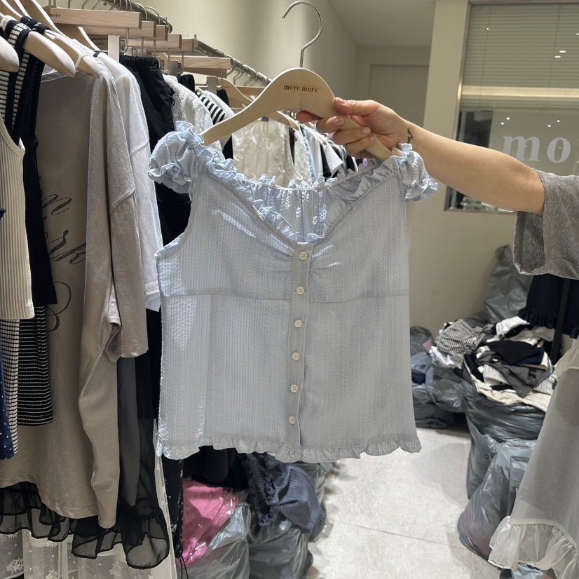 MOREMORE直郵韓國代購㊣女裝新品時尚吊帶背心荷葉邊褶皺條紋more more吊帶/背心圖色2