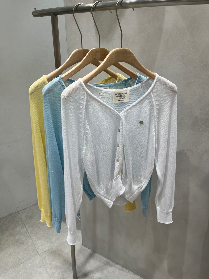 EVERCOMMERCE METICULOUSLY DESIGNED韓國直郵㊣東大門實拍女裝新款人氣針織衫開衫EVERCOMMERCE METICULOUSLY DESIGNED針織衫